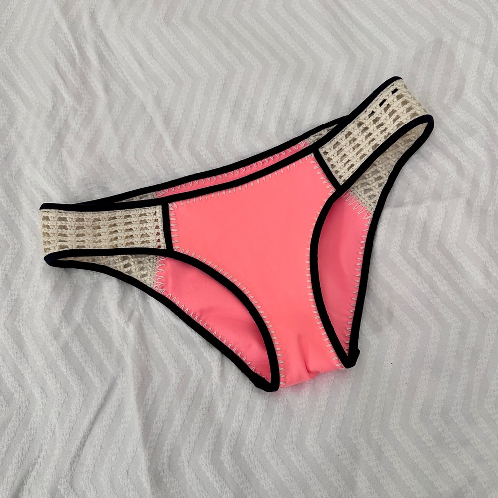 VICTORIA’S SECRET Crochet Macrame High Back Coral Swim Surf Bikini Bottom Sz M